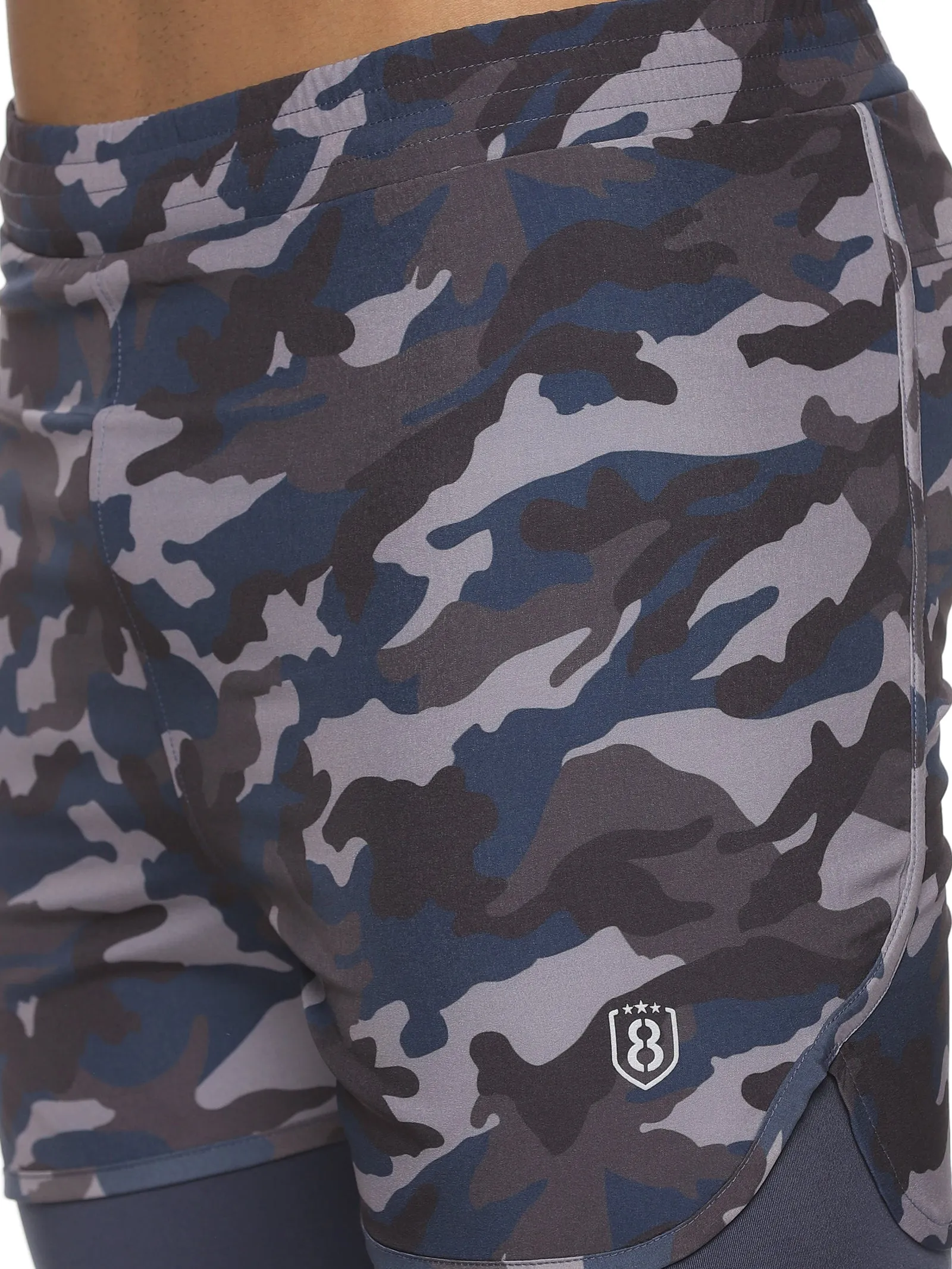 Men Camouflage Printed Shorts With Elasticated Waist & Inner Tights